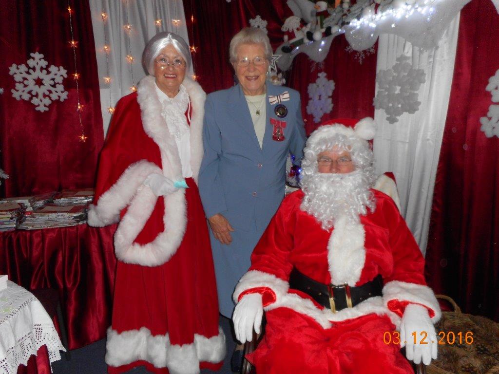 004 Creative Care Victorian Christmas Morag with Santa Mrs Claus 3 Dec 2016